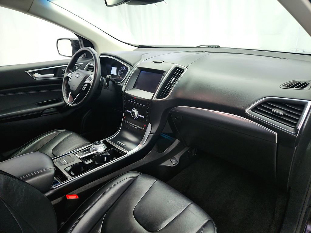Used 2019 Ford Edge Titanium image 30