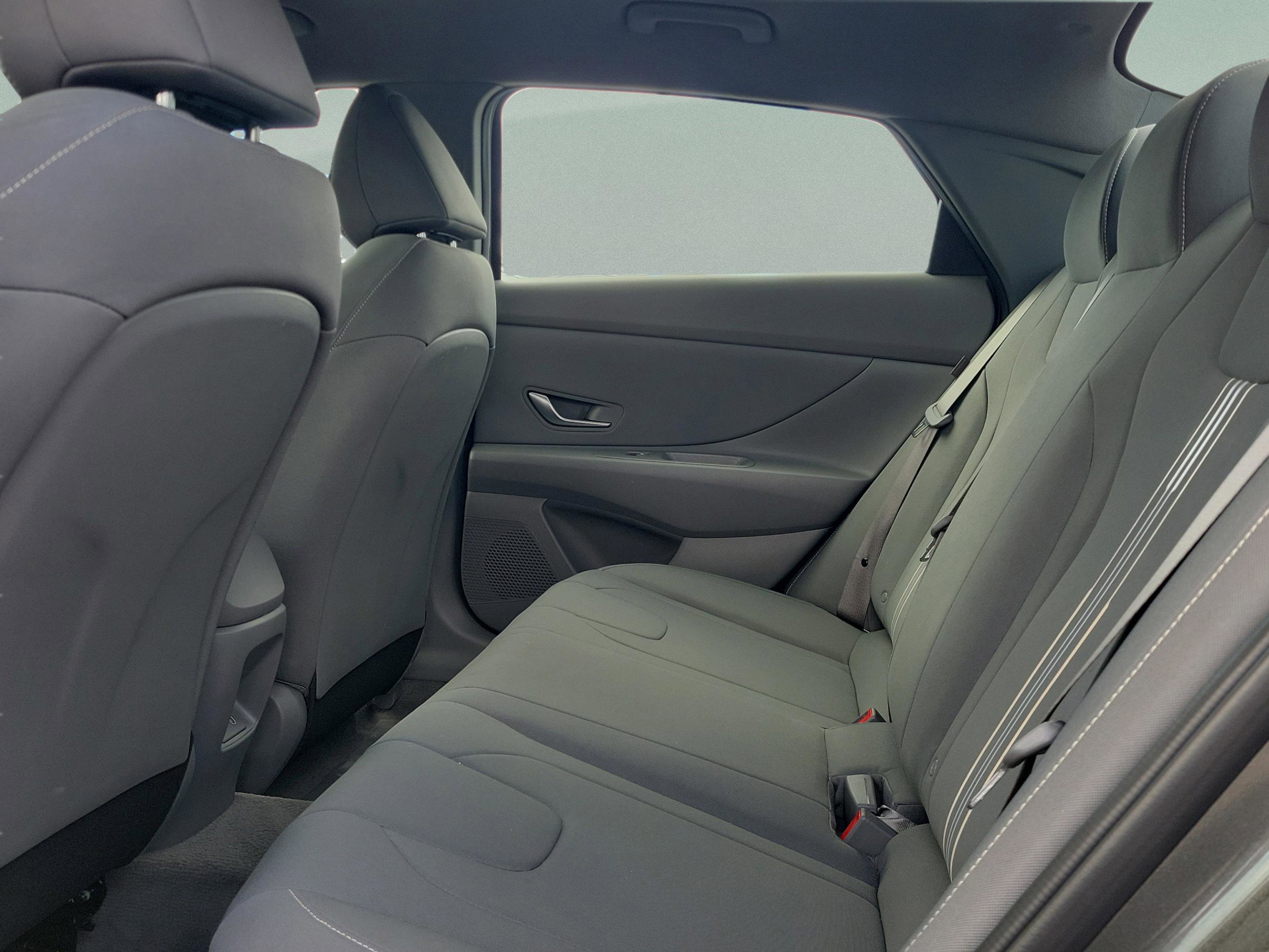 Certified 2025 Hyundai Elantra Sport image 10