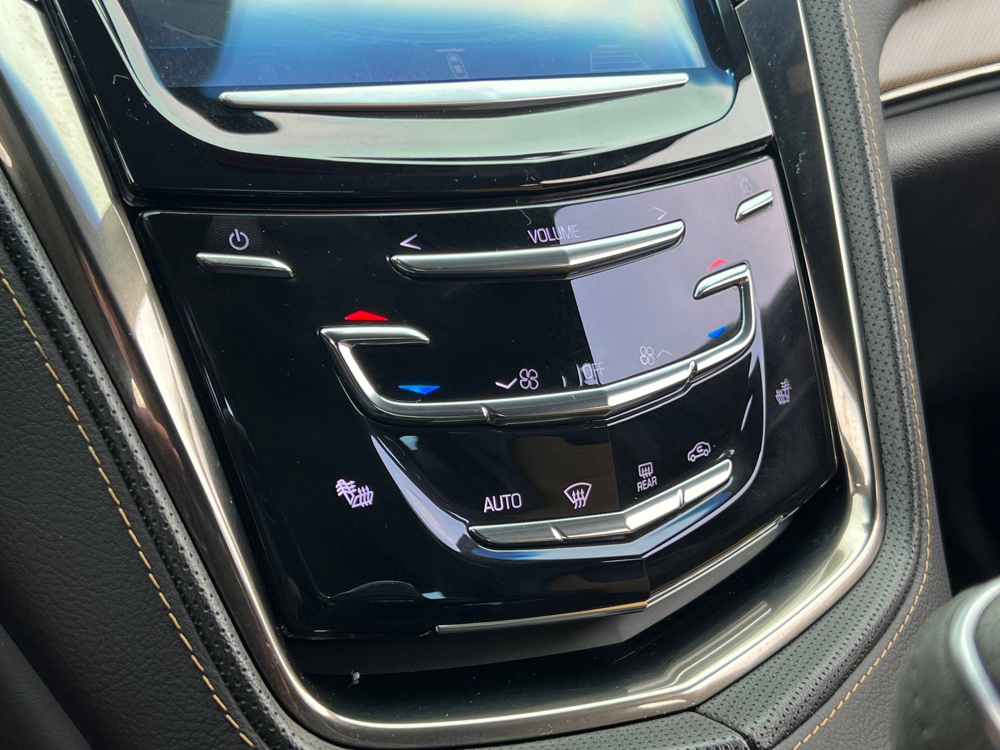 Used 2018 Cadillac CTS V w/ Carbon Fiber Package RWD image 29