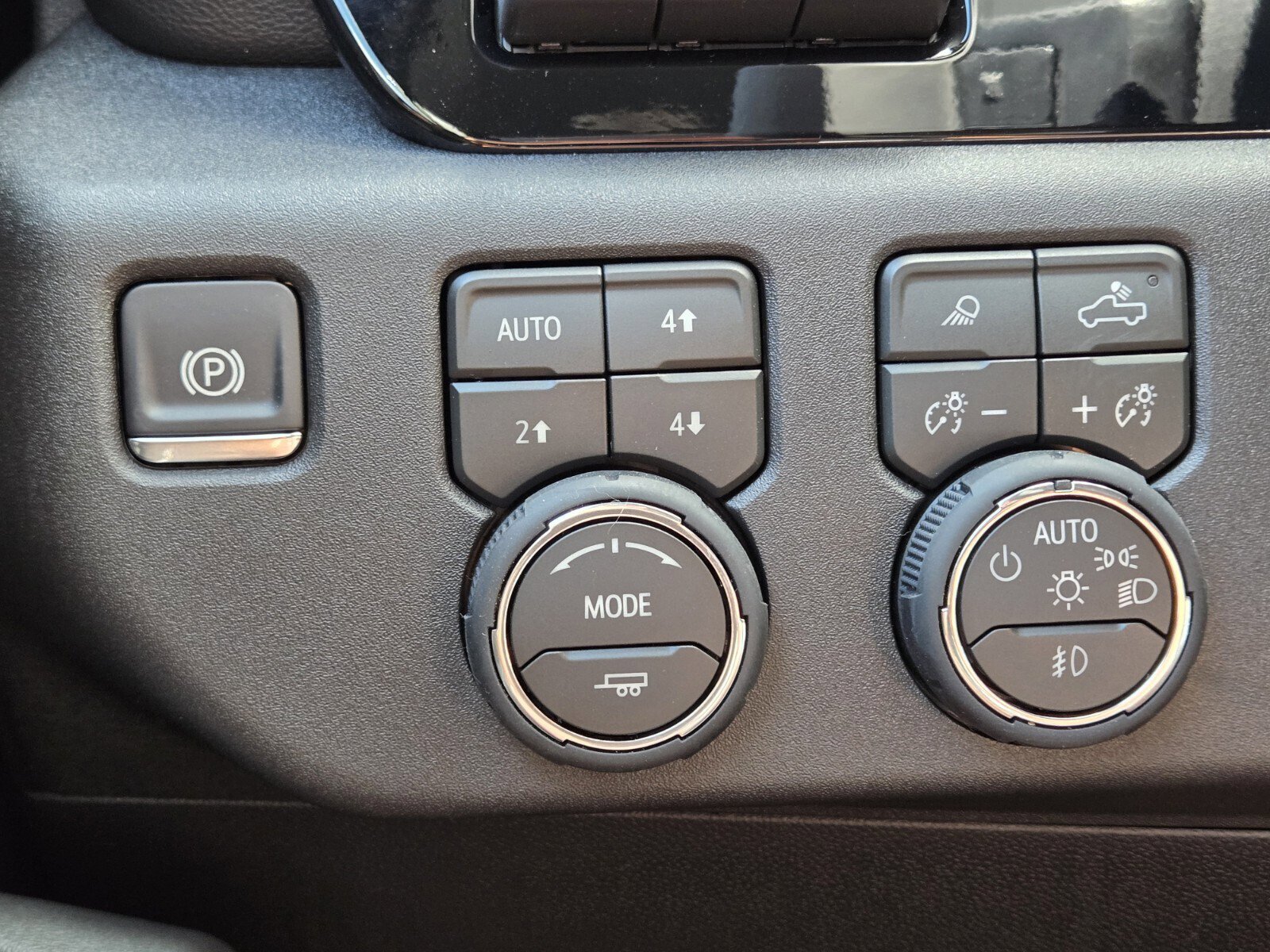 New 2026 Chevrolet Silverado 1500 LTZ w/ Technology Package AWD/4WD image 17