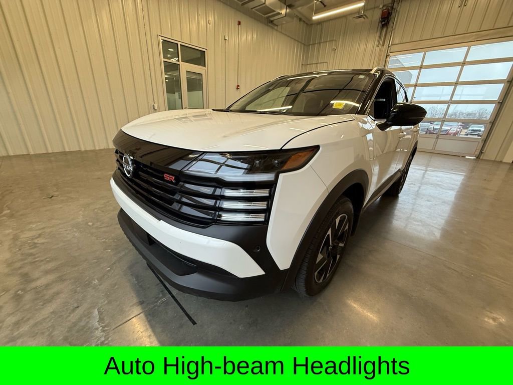 Used 2025 Nissan Kicks SR image 8