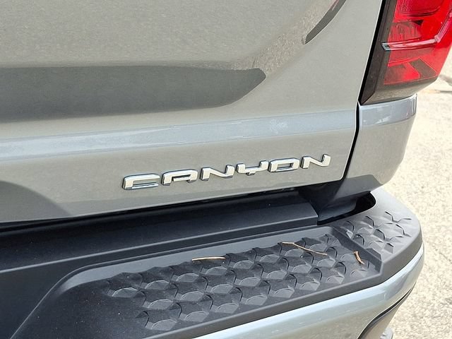 Used 2025 GMC Canyon Denali AWD/4WD image 32