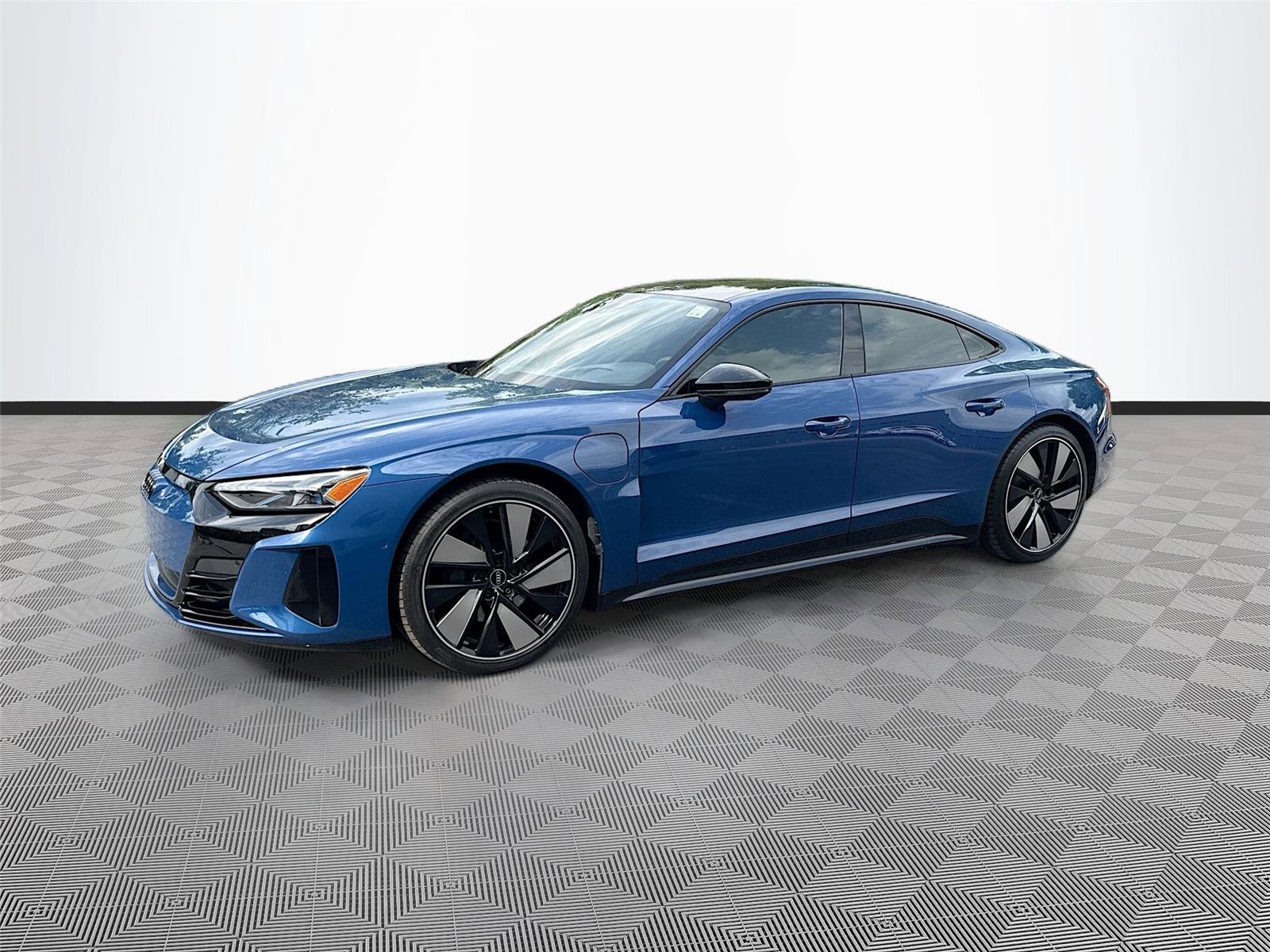Used 2023 Audi e-tron GT Prestige w/ Prestige Package AWD/4WD image 3