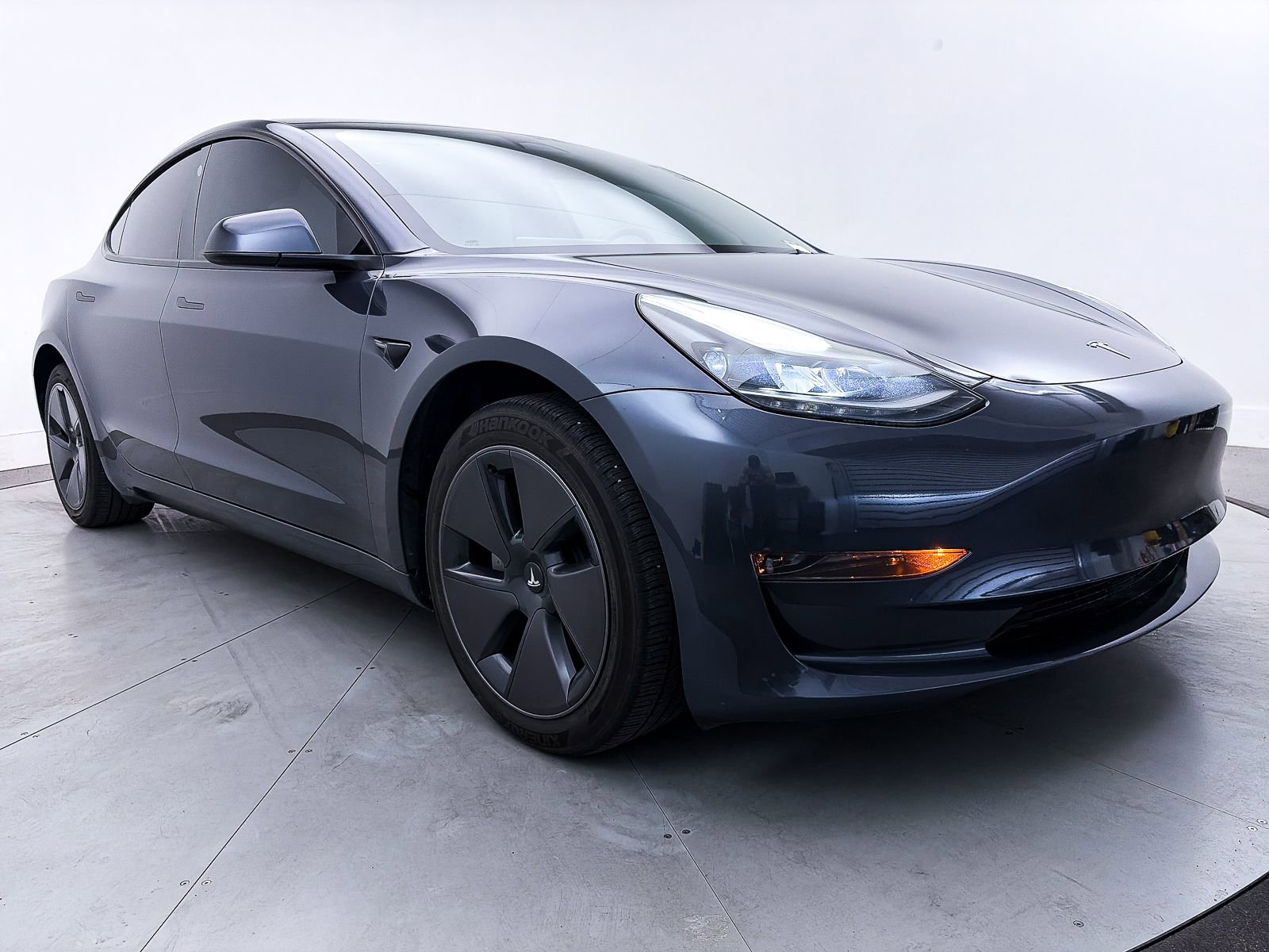 Used 2023 Tesla Model 3 Standard Range image 9