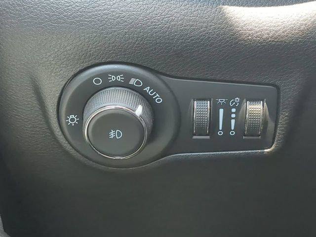 Certified 2023 Jeep Compass Latitude AWD/4WD image 26