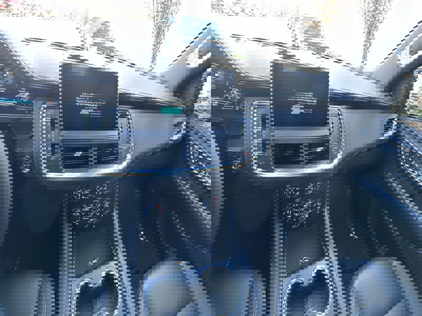 Used 2023 Chevrolet Suburban LT w/ LT Signature Package image 11