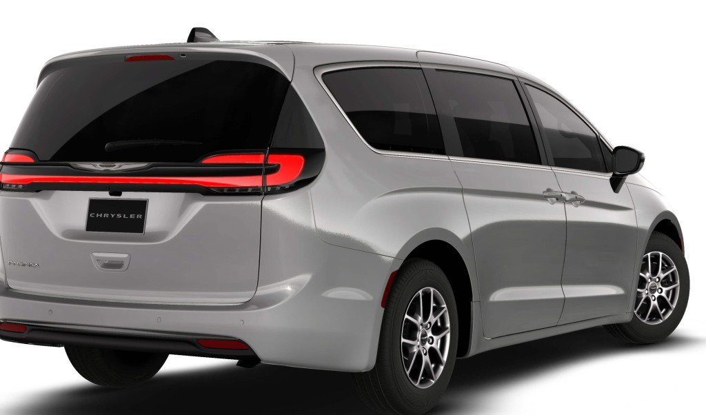 New 2026 Chrysler Pacifica Select image 2