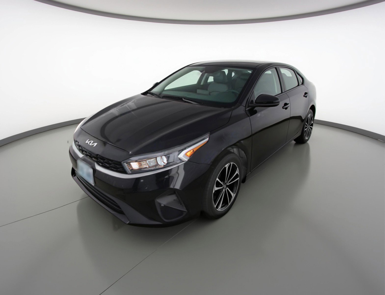 Used 2024 Kia Forte LXS image 3