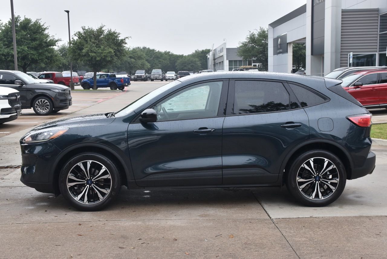 Used 2022 Ford Escape SE w/ SE Sport Appearance Package FWD image 12