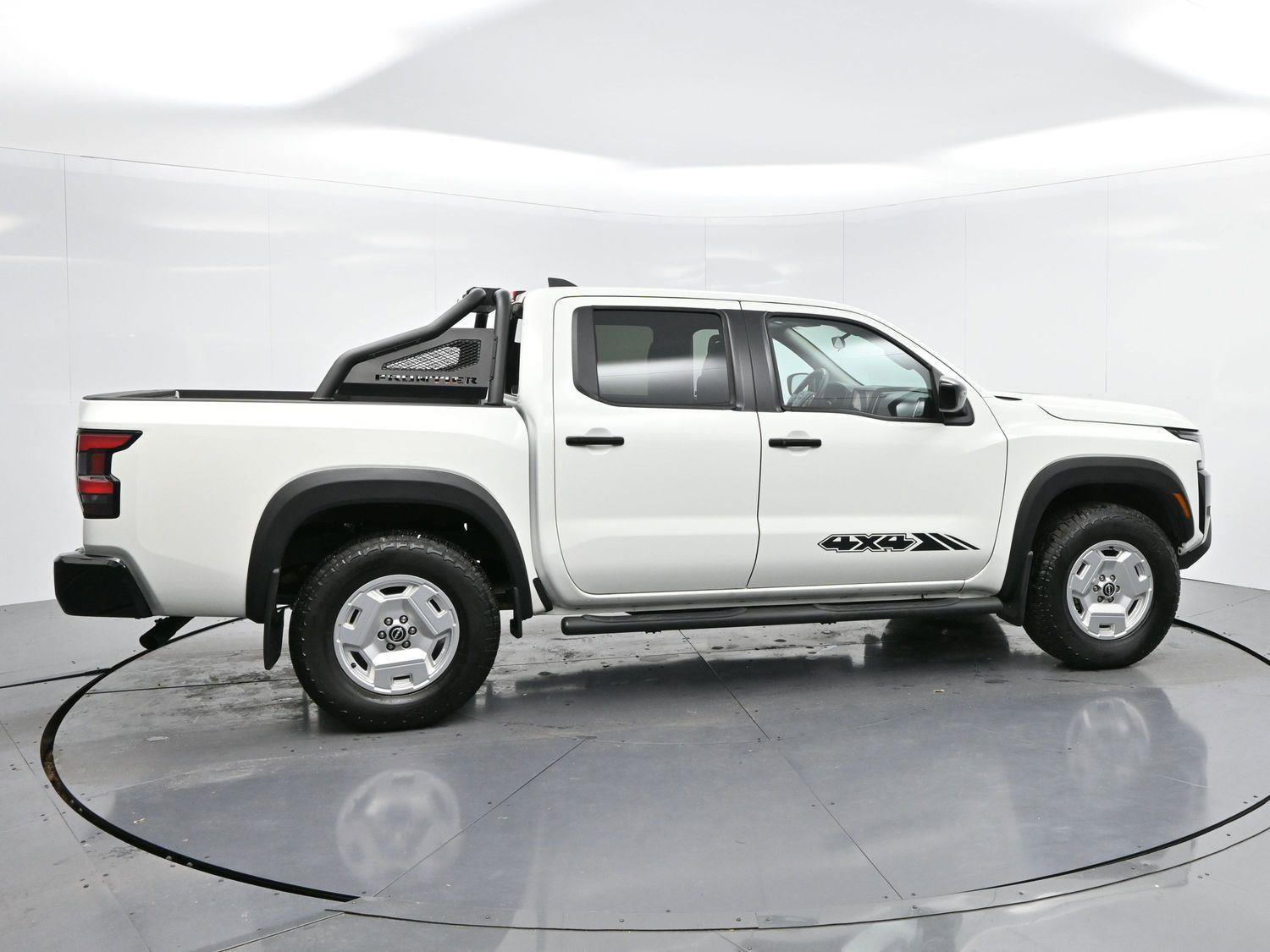 Used 2024 Nissan Frontier SV w/ Hardbody Edition image 7