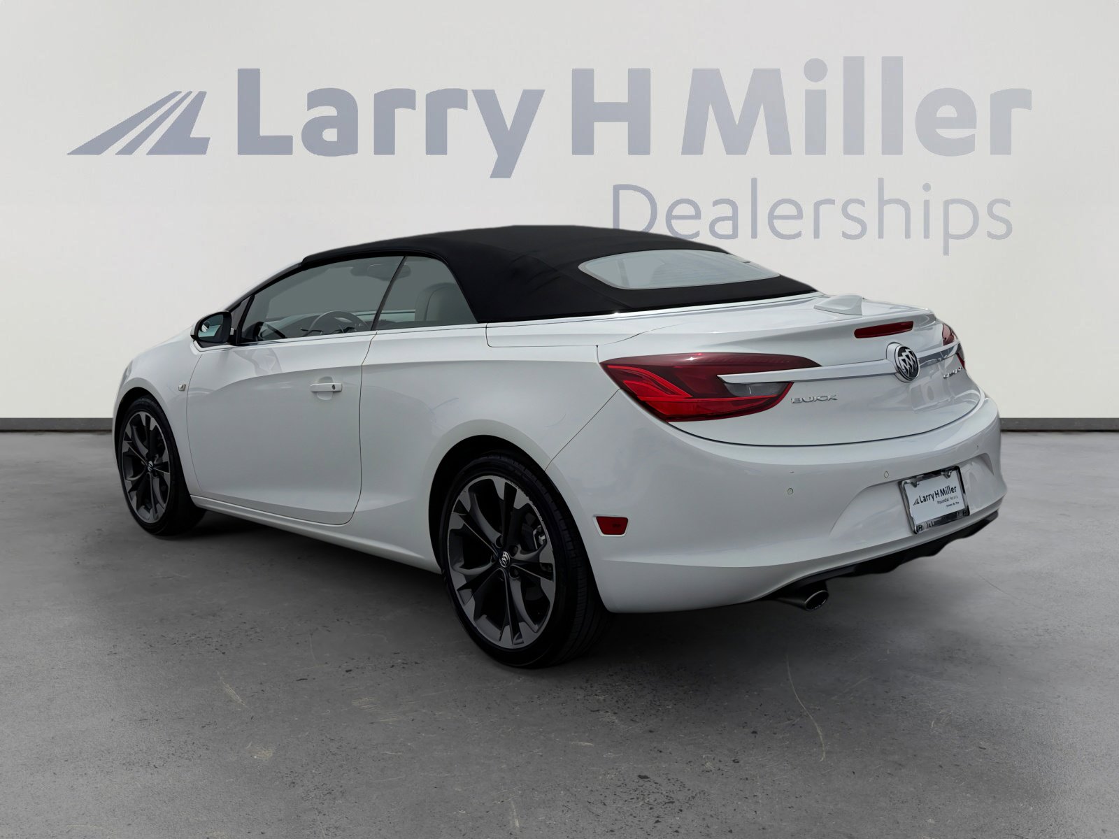 Used 2016 Buick Cascada Premium image 3
