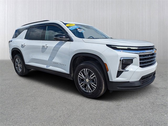 Used 2025 Chevrolet Traverse LT w/ Driver Confidence Package