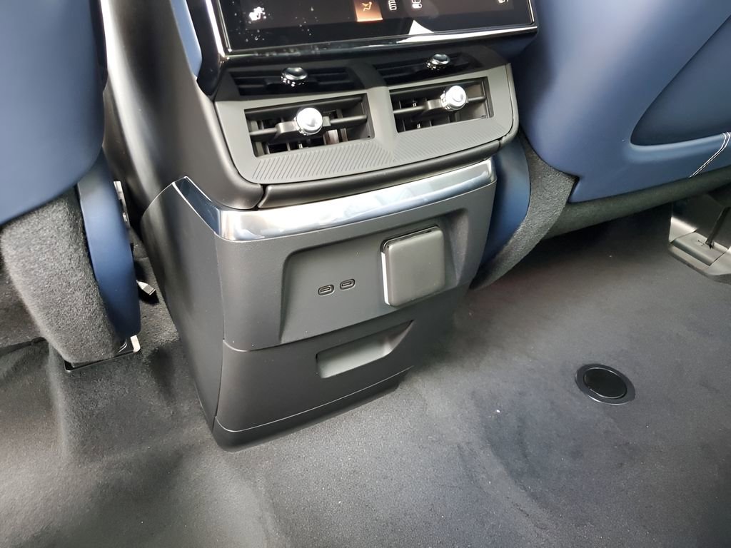 New 2026 Cadillac Vistiq Premium Luxury image 22