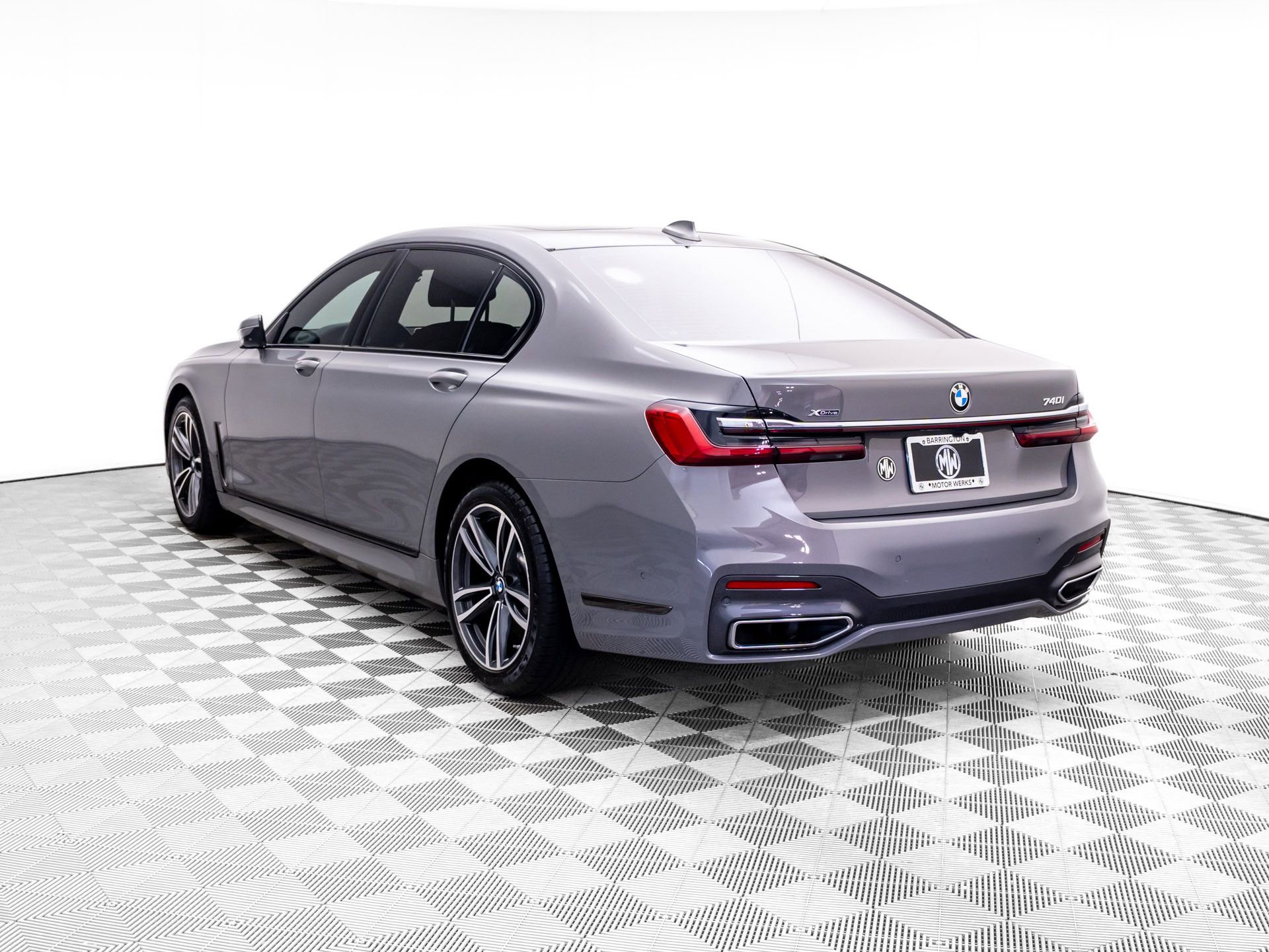 Used 2022 BMW 740i xDrive w/ M Sport Package AWD/4WD image 3