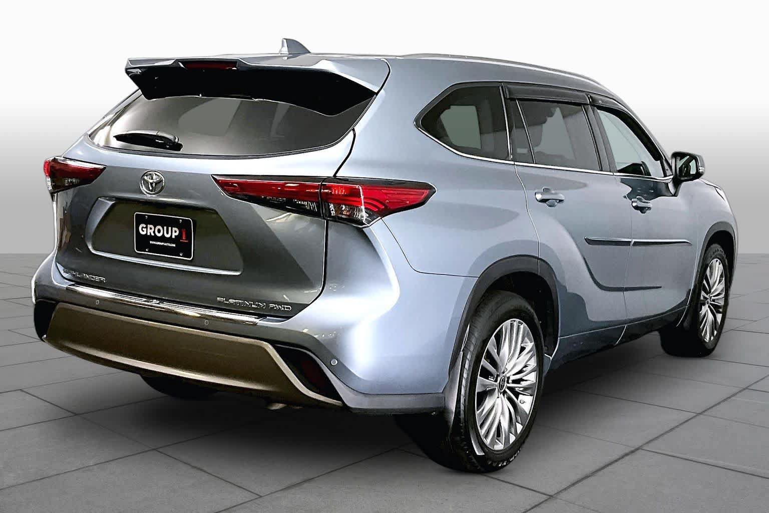 Used 2022 Toyota Highlander Platinum AWD/4WD image 13
