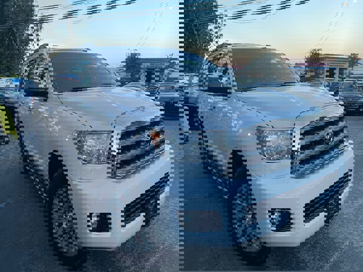 Used 2016 Toyota Sequoia Limited image 3