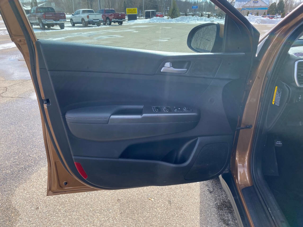 Used 2021 Kia Sportage LX image 9