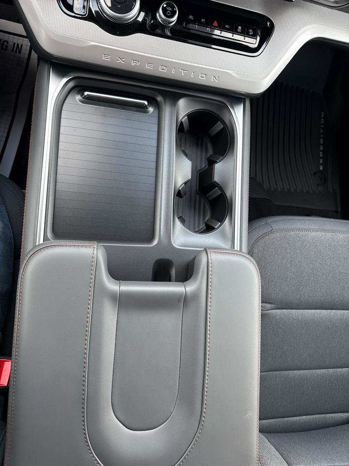 New 2025 Ford Expedition Active AWD/4WD image 33