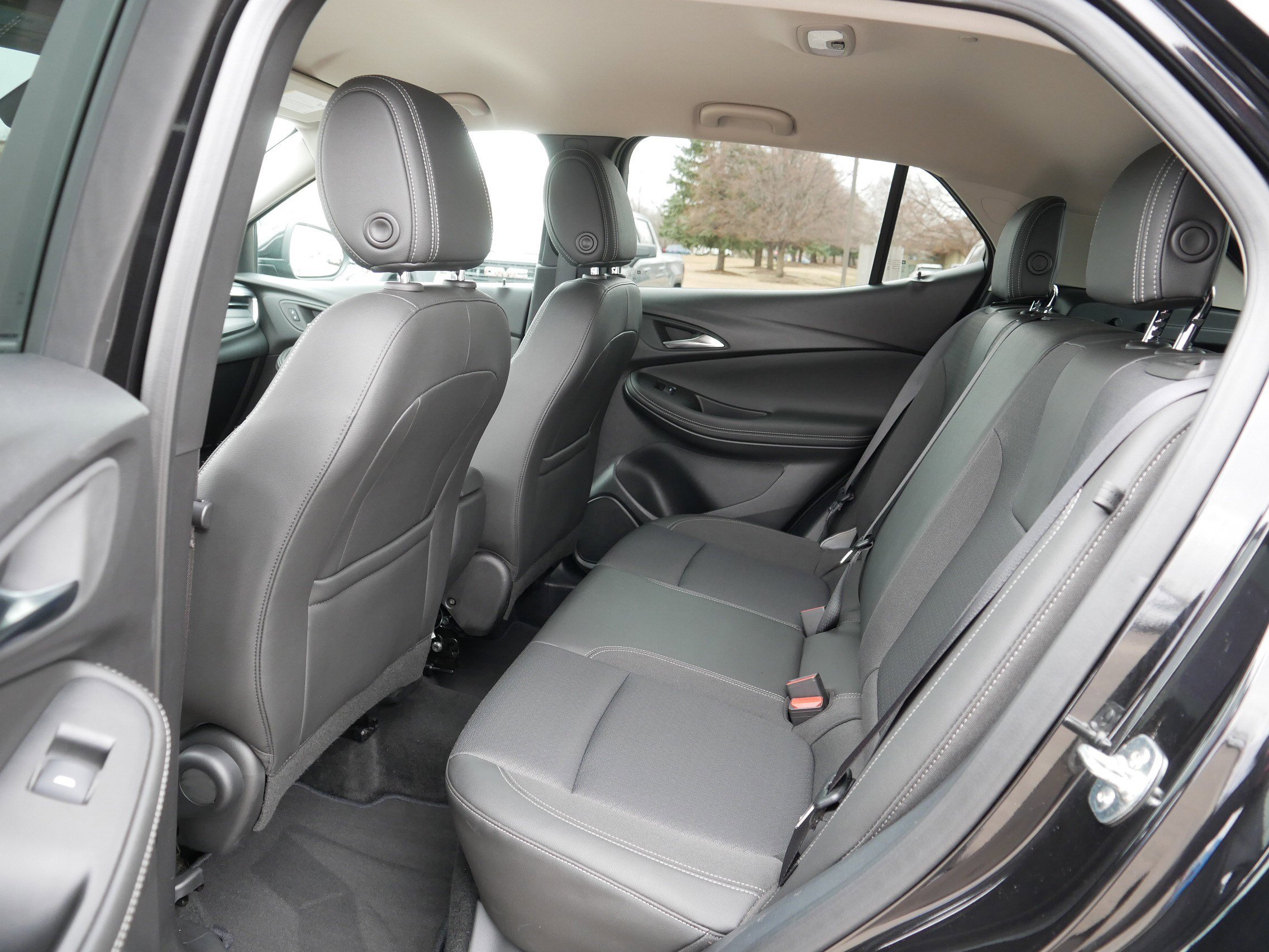 Used 2025 Buick Encore GX Preferred image 35