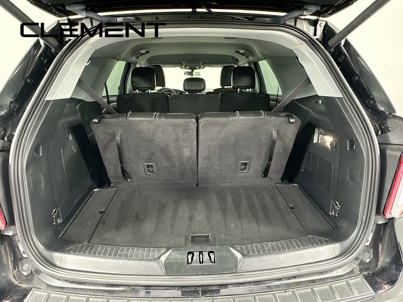 Certified 2022 Ford Explorer XLT w/ Equipment Group 202A image 11