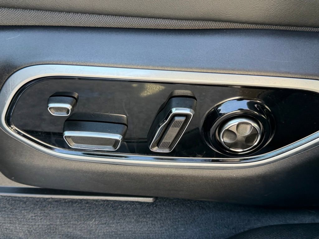 Certified 2025 Jeep Grand Cherokee Summit w/ Adv Protech Group IV image 22