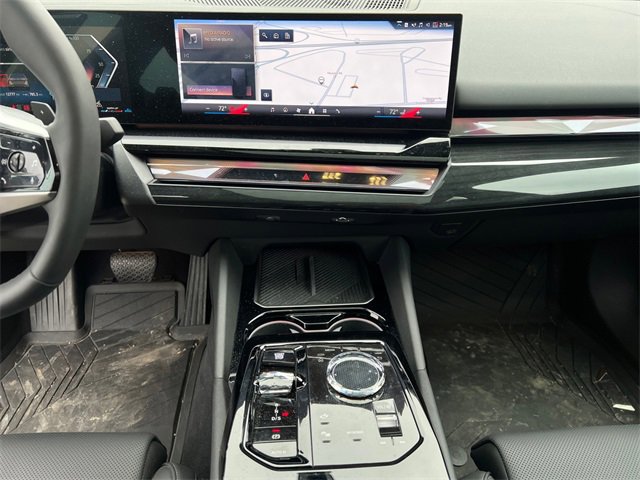 Certified 2025 BMW 540i xDrive w/ Executive Package image 10