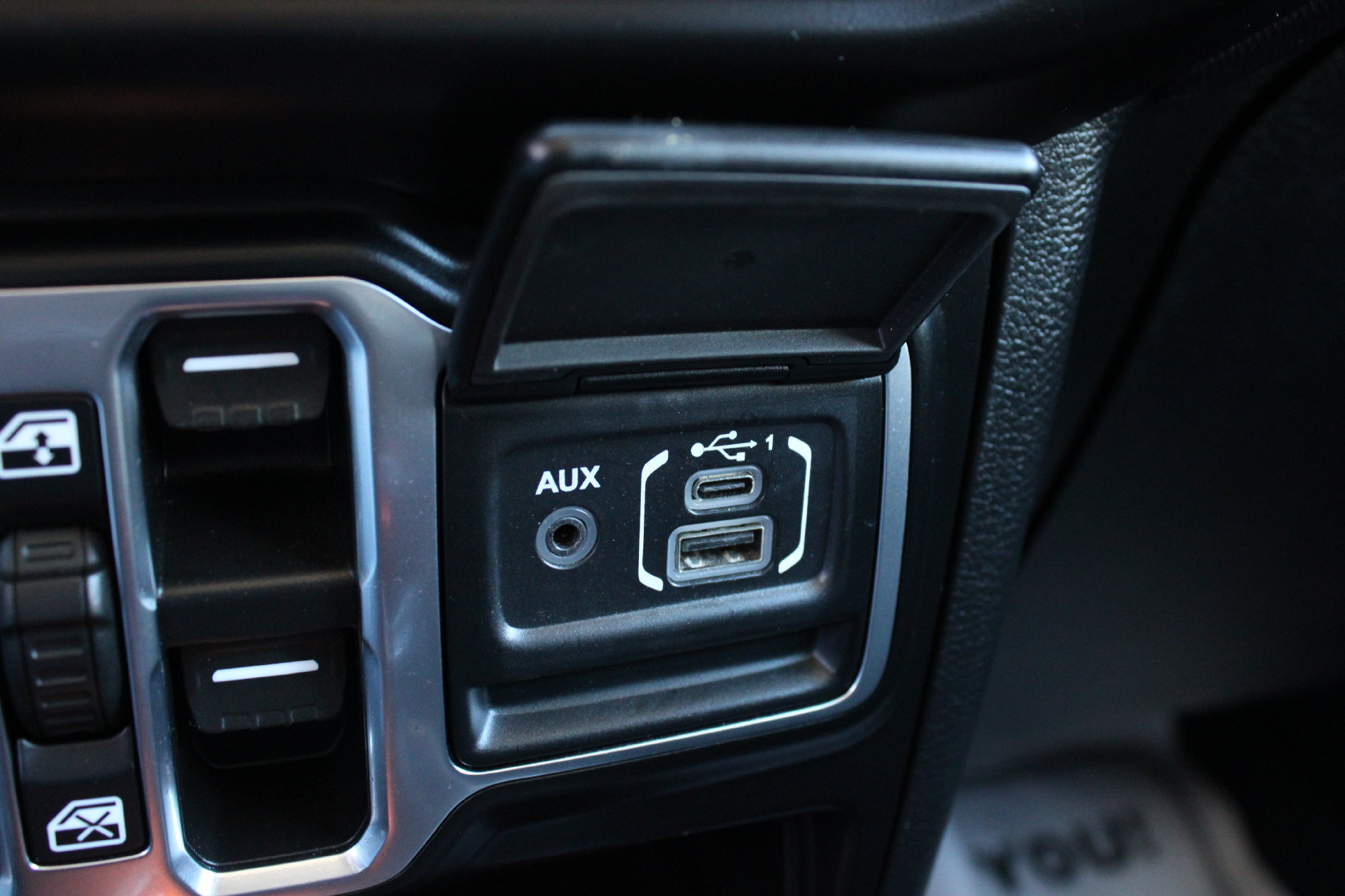 Used 2021 Jeep Wrangler Unlimited Sport AWD/4WD image 35