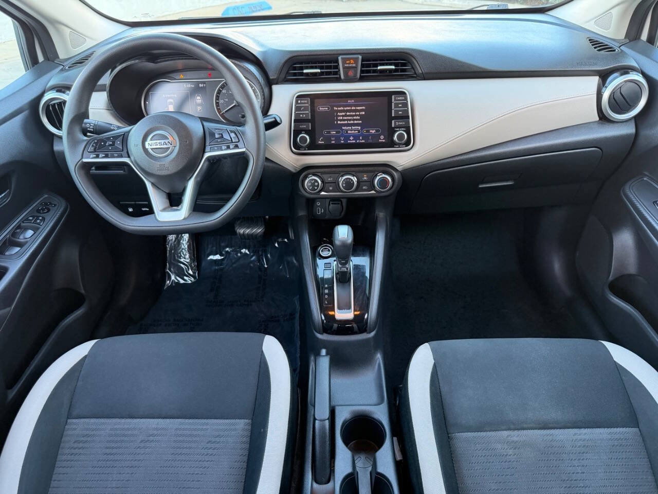 Used 2021 Nissan Versa SV image 26