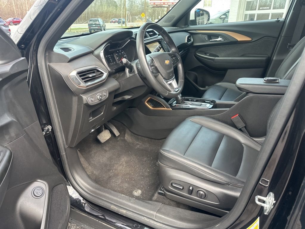 Used 2021 Chevrolet TrailBlazer ACTIV w/ Sun and Liftgate Package AWD/4WD image 12