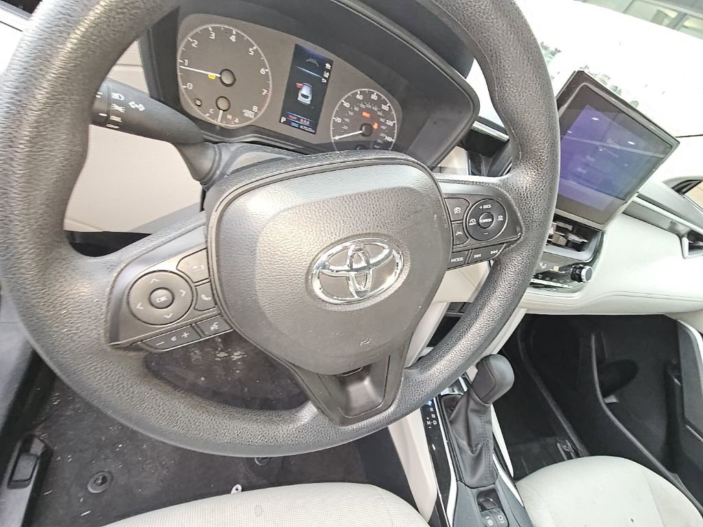 Used 2023 Toyota Corolla Cross L image 9