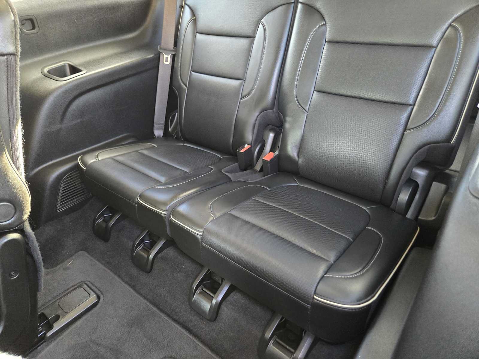 Certified 2021 GMC Acadia Denali w/ Denali Technology Package FWD image 31