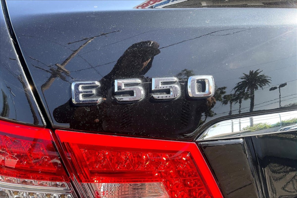 Used 2010 Mercedes-Benz E 550 Coupe image 8