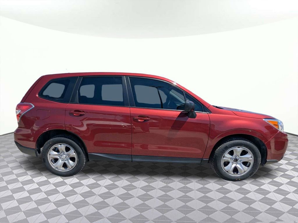 Used 2015 Subaru Forester 2.5i AWD/4WD image 2