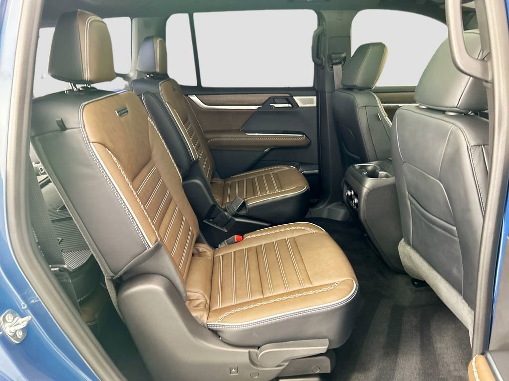 Used 2026 GMC Acadia Denali Ultimate w/ LPO, Floor Liner Package FWD image 21