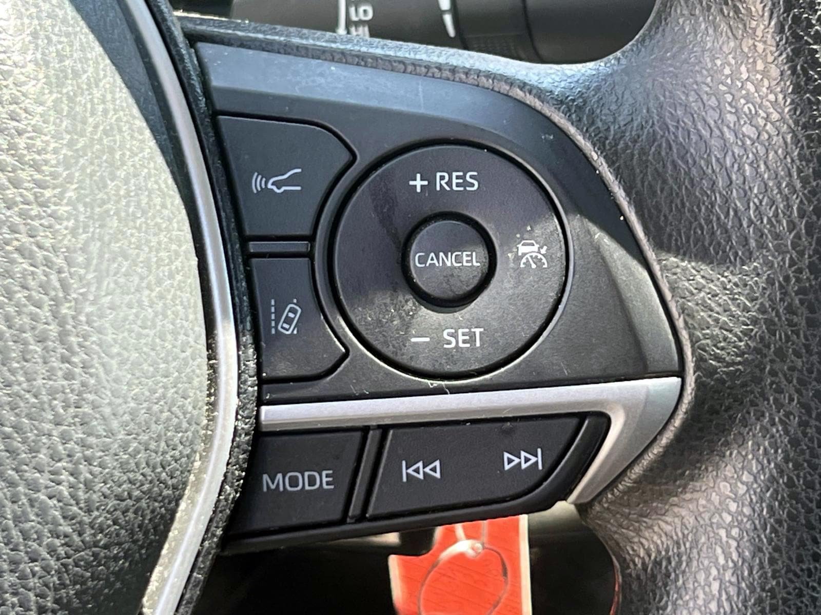 Used 2022 Toyota Camry LE AWD/4WD image 21