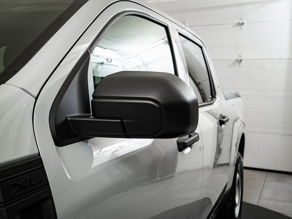 Used 2025 Ford Maverick XL FWD image 16