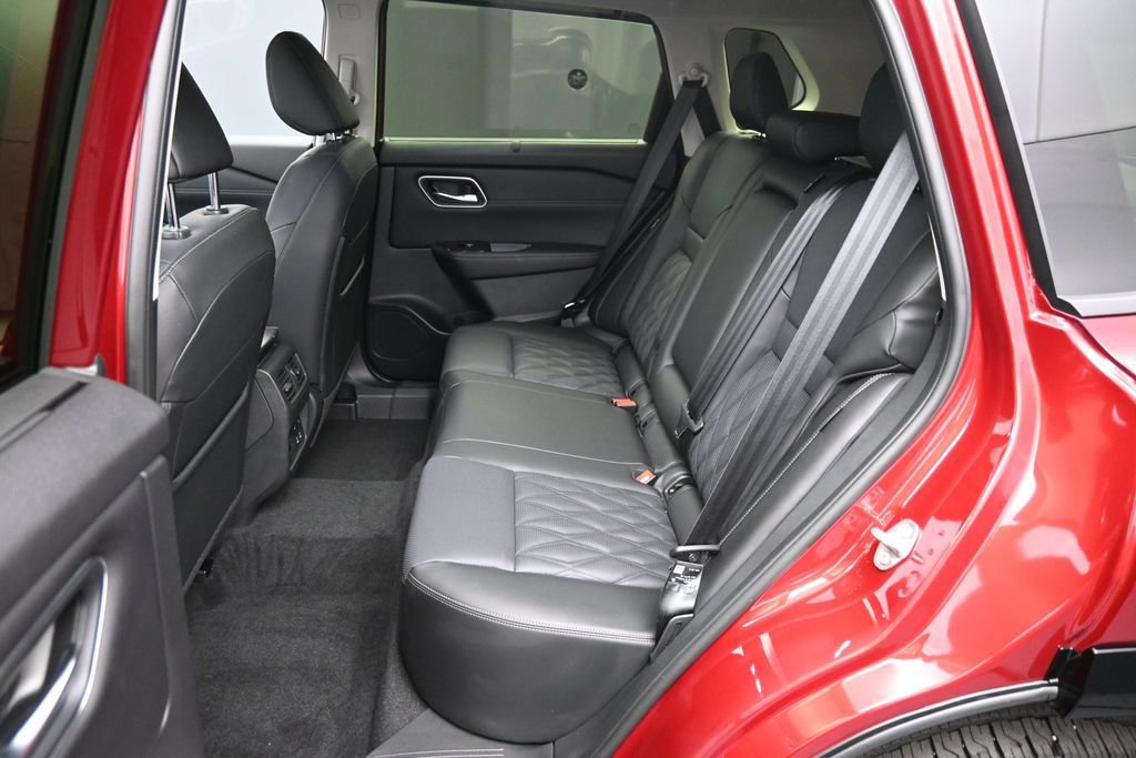 Used 2026 Nissan Rogue Platinum w/ Tech Package AWD/4WD image 21