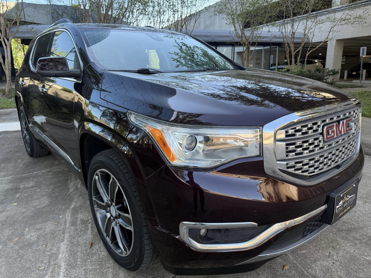 Used 2017 GMC Acadia Denali w/ Technology Package image 9