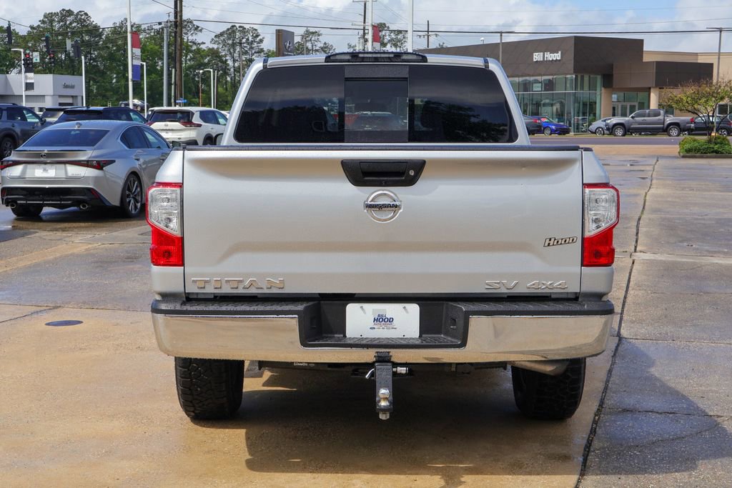 Used 2019 Nissan Titan SV image 19