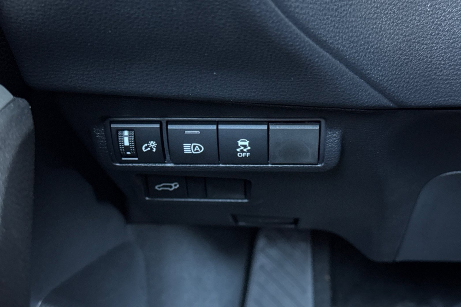 New 2026 Toyota Corolla Cross XLE image 29