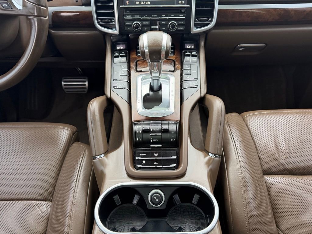 Used 2012 Porsche Cayenne Turbo image 42