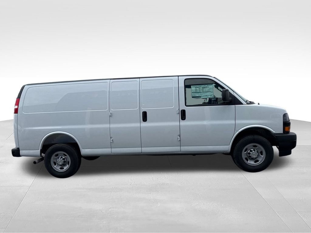 New 2026 Chevrolet Express 3500 Extended w/ Driver Convenience Package RWD image 9