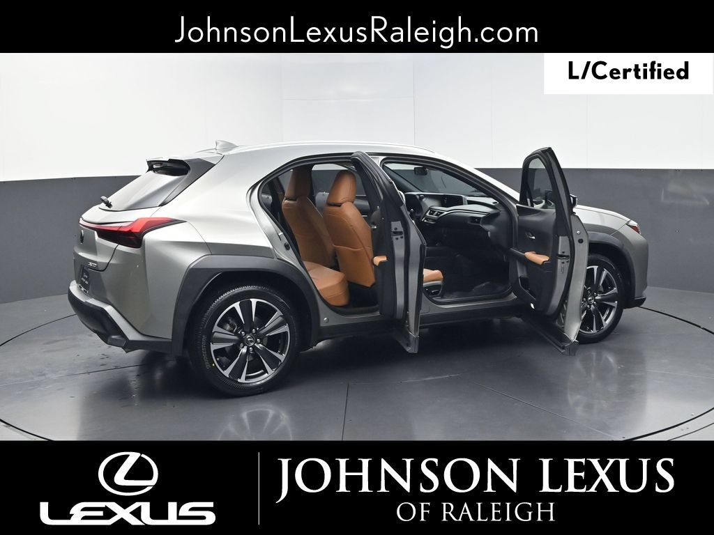 Certified 2021 Lexus UX 200 w/ Accessory Package (Z2) FWD image 30