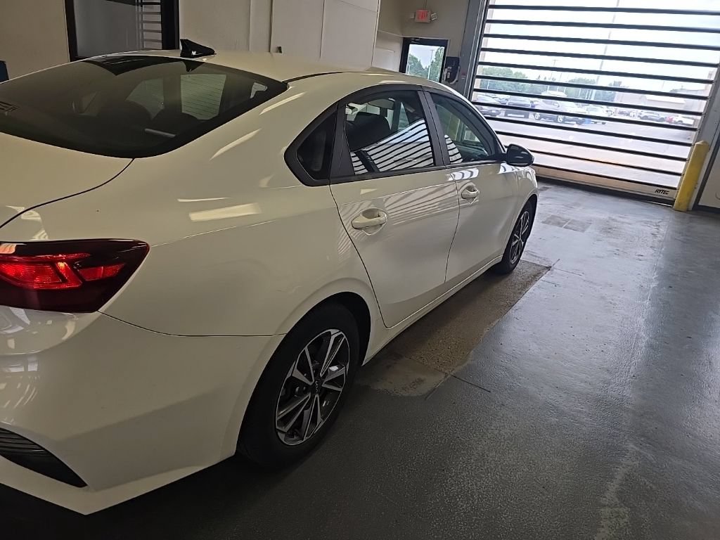 Used 2024 Kia Forte LXS FWD image 3