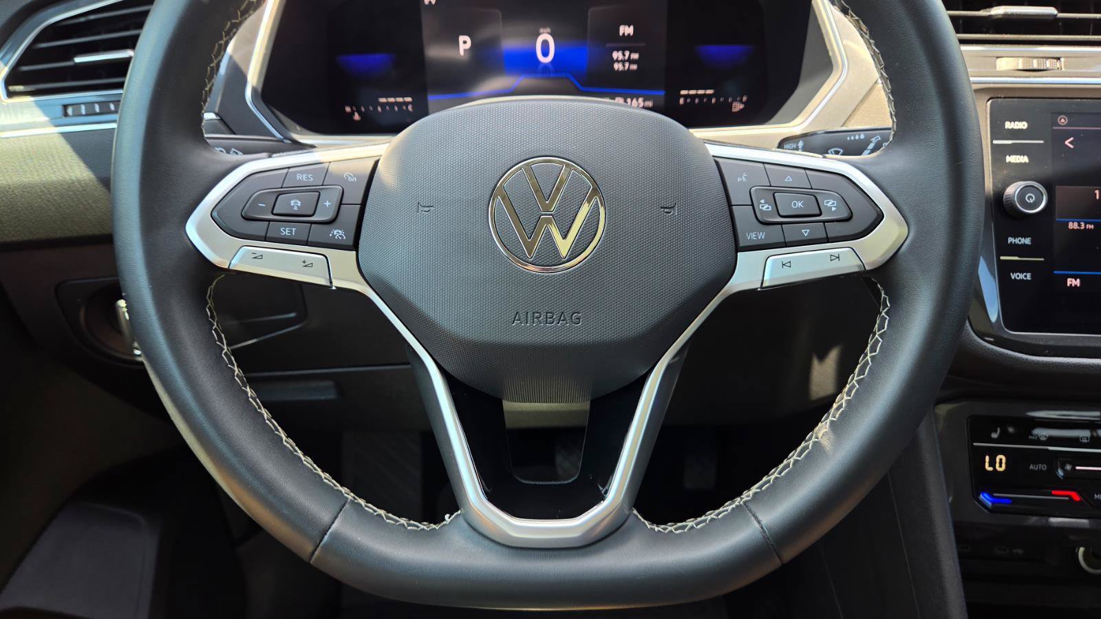 Certified 2023 Volkswagen Tiguan SE w/ Panoramic Sunroof Package FWD image 24