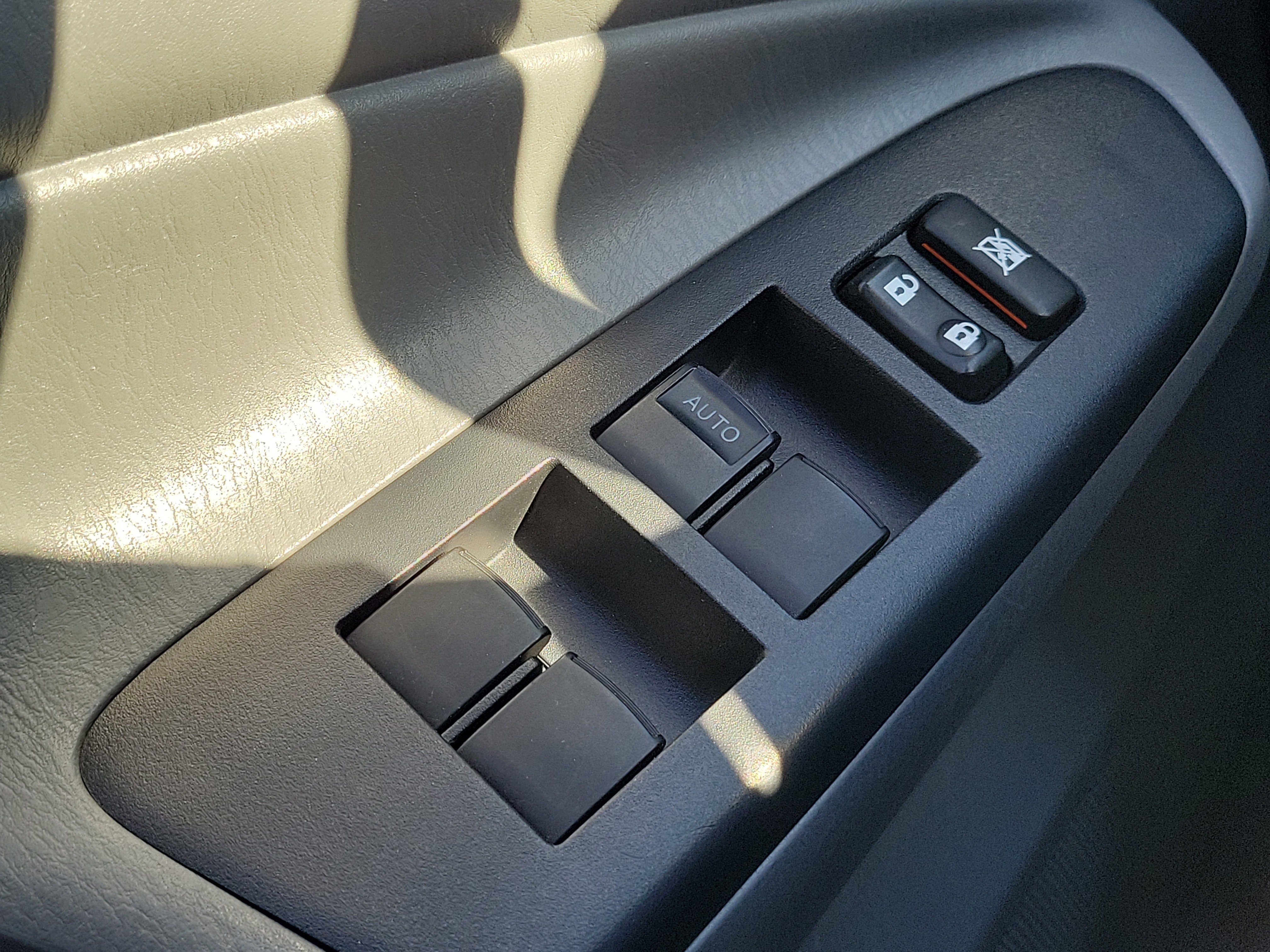 Used 2014 Toyota Tacoma PreRunner image 24