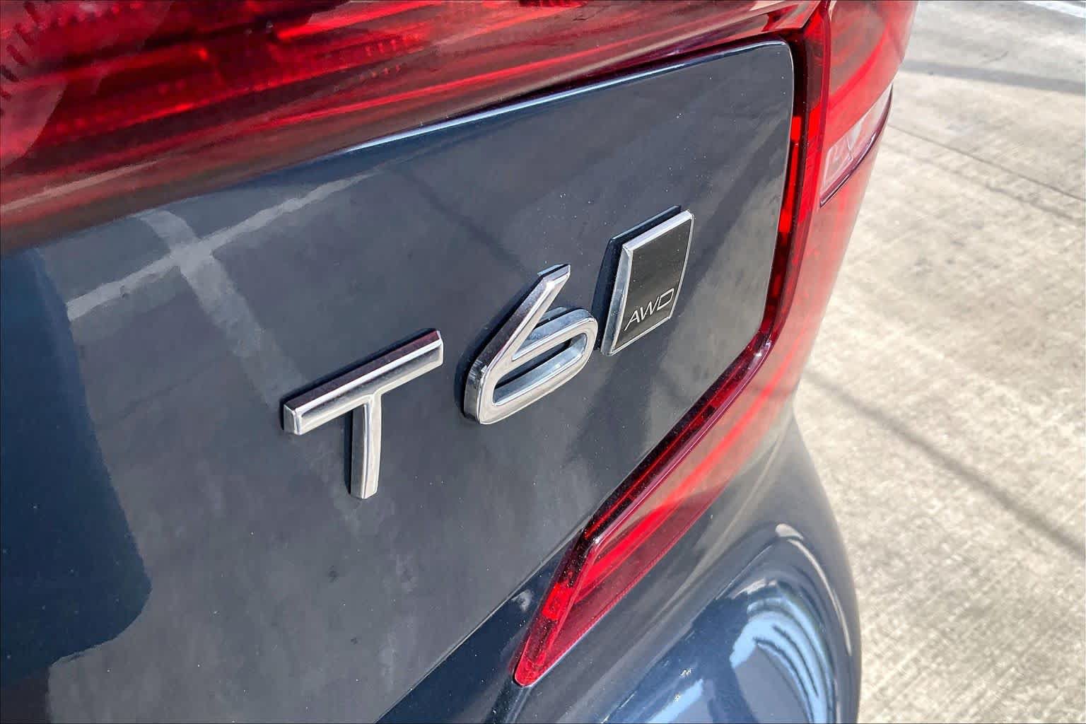 Used 2019 Volvo S60 T6 Momentum w/ Multimedia Package AWD/4WD image 10