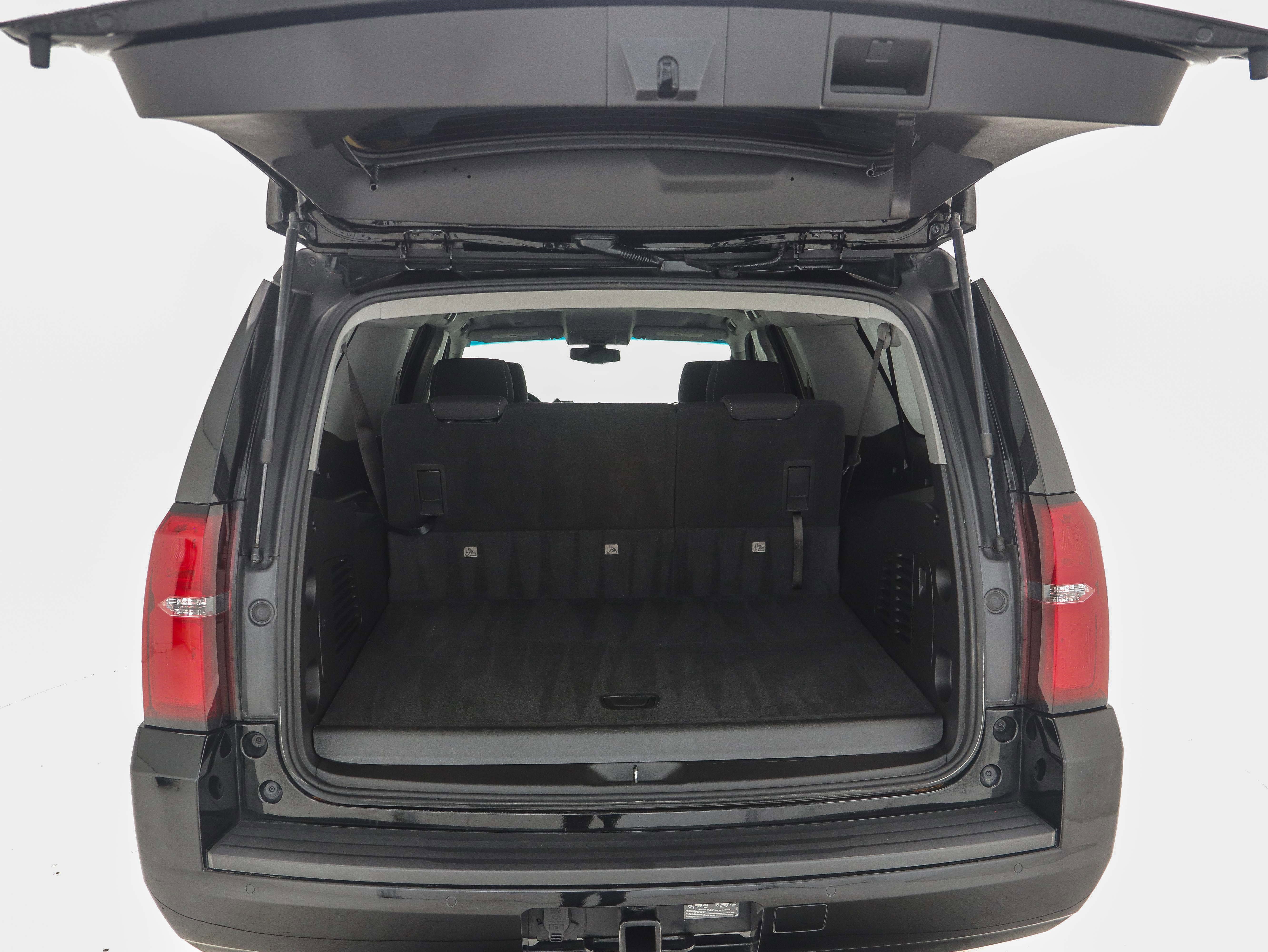 Used 2018 Chevrolet Suburban LS w/ Skid Plate Package image 11