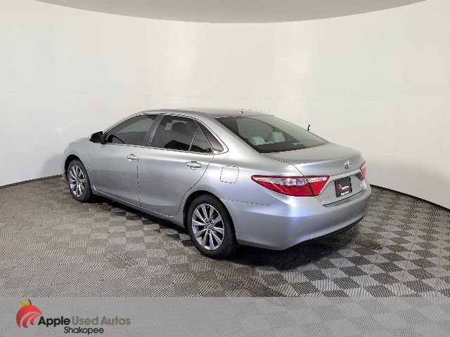 Used 2016 Toyota Camry XLE w/ Moonroof Package image 4