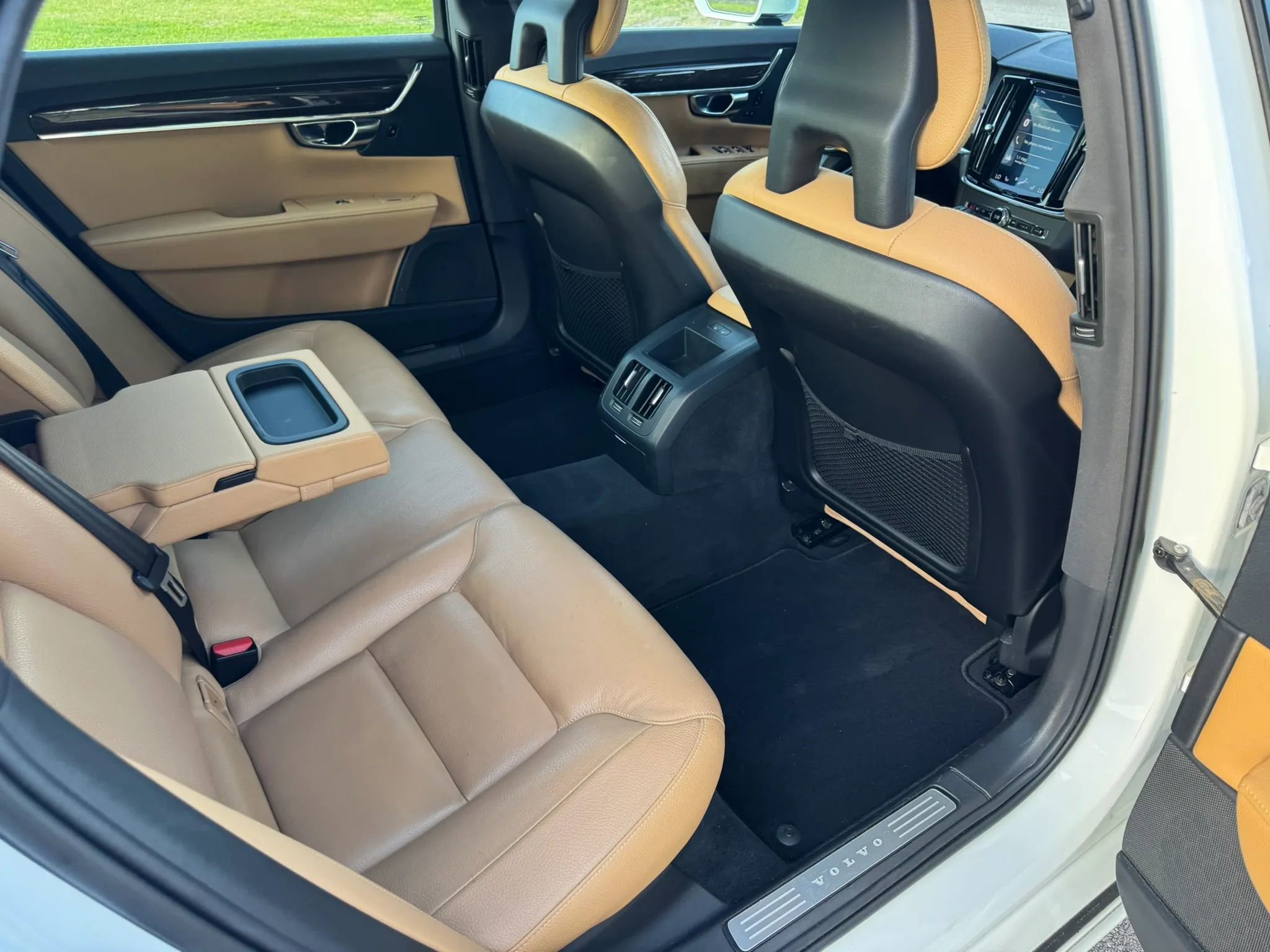 Used 2019 Volvo S90 T6 Momentum image 29
